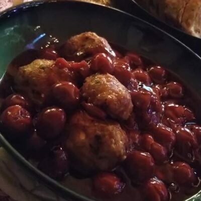Cherries with meatballs