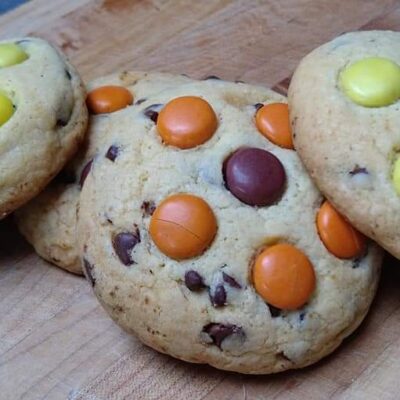 Chocolate chip cookies with M&M